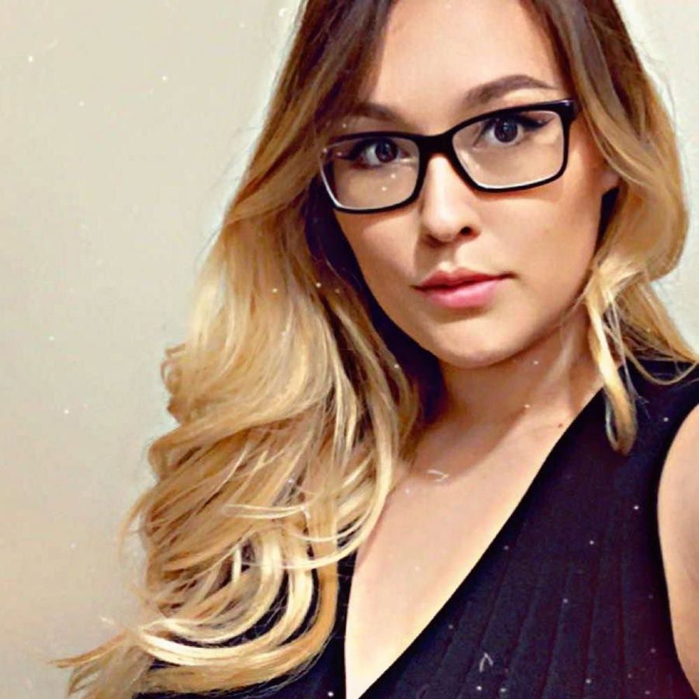 Meet your Posher, Alina